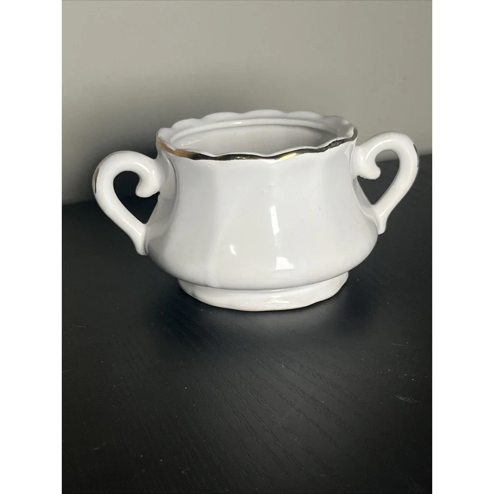 N/A white porcelain